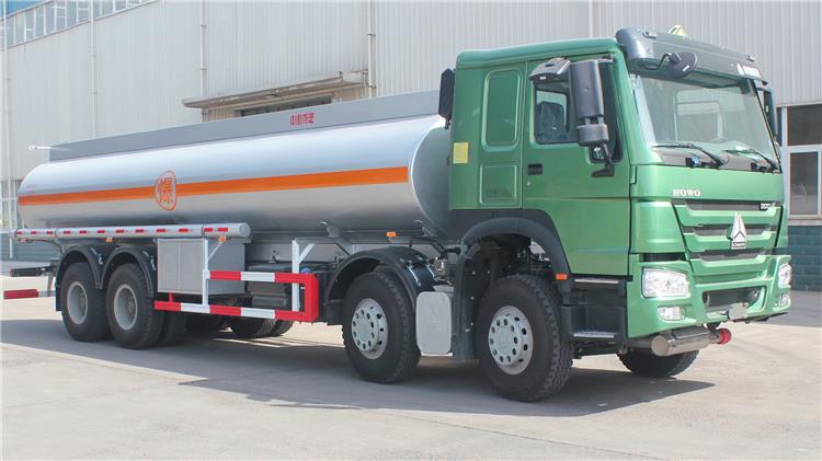 Howo 8x4 20000 Liters Diesel Tanker Truck for Sale in Guinea Kankan