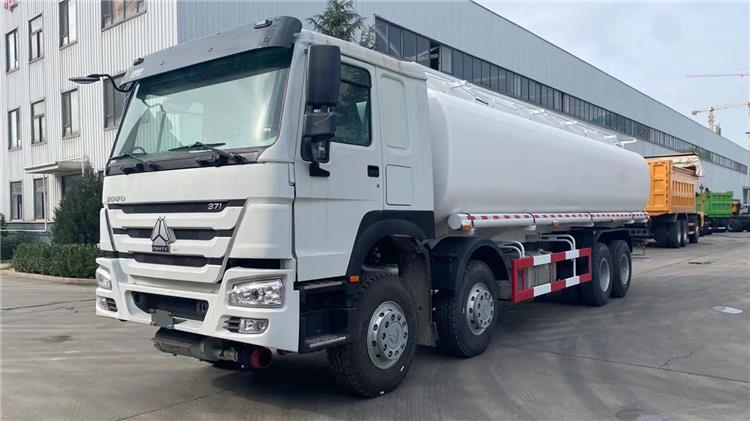 Howo 8x4 20cbm Oil Tanker Truck for Sale Near Me In Guinea Kankan