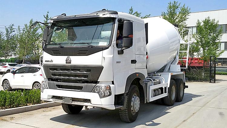 Sinotruk Howo Transit Mixer Truck for Sale Price in Guinea Kankan