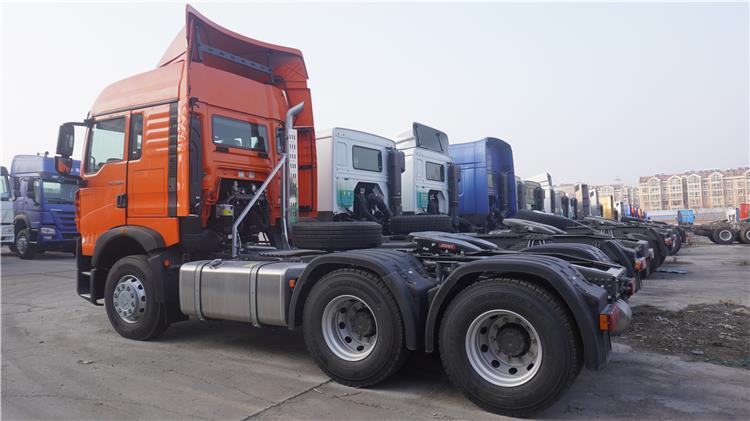 Howo 390HP Head Truck Tractor 6x4 for Sale Price in Guinea Kamsar