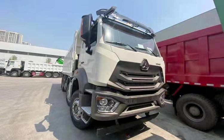 Sinotruck Howo N7 8x4 30 Ton Dump Truck for Sale in Guinea Kindia