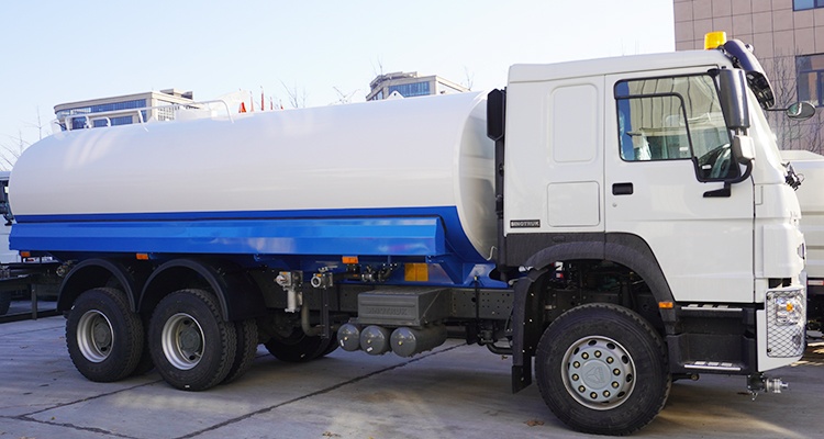 Howo Water Truck | Sinotruk Water Tanker | Brand New Howo Trucks for Sale in Tanzania