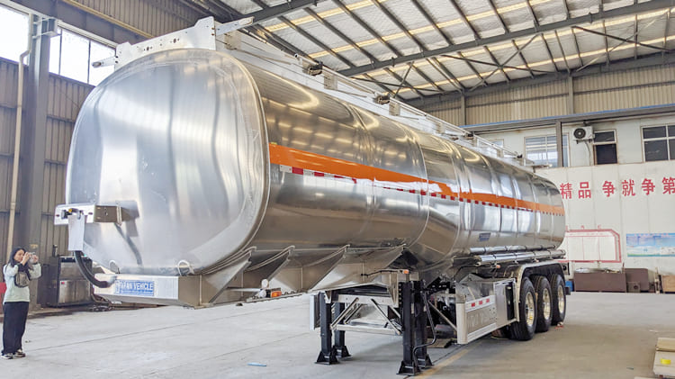 50000 Liters Aluminum Tanker Trailer for Sale in Tanzania
