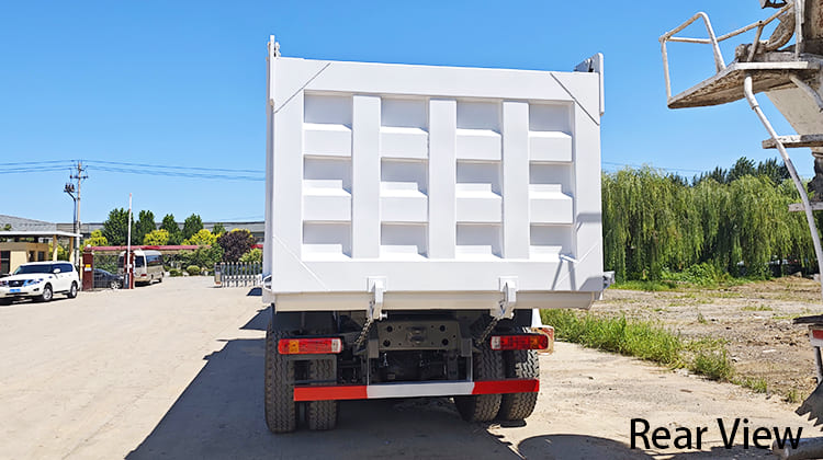 Second Hand Howo Dump Truck 6x4 for Sale in Tanzania, Tanga