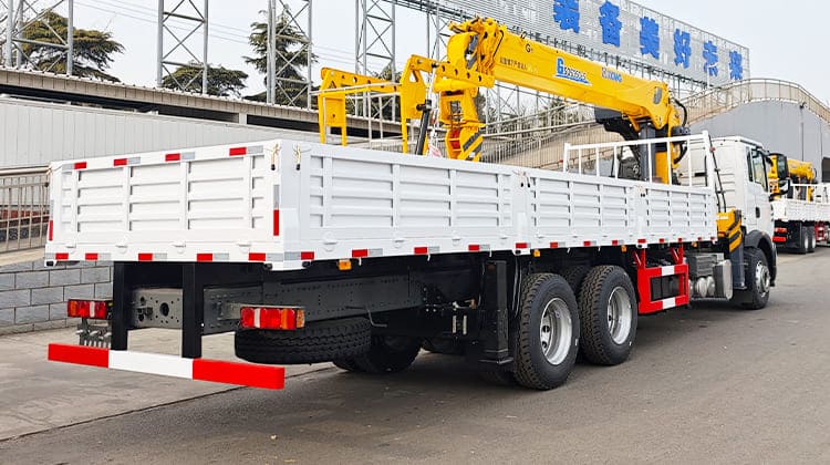 Howo Crane Truck for Sale in Tanzania 