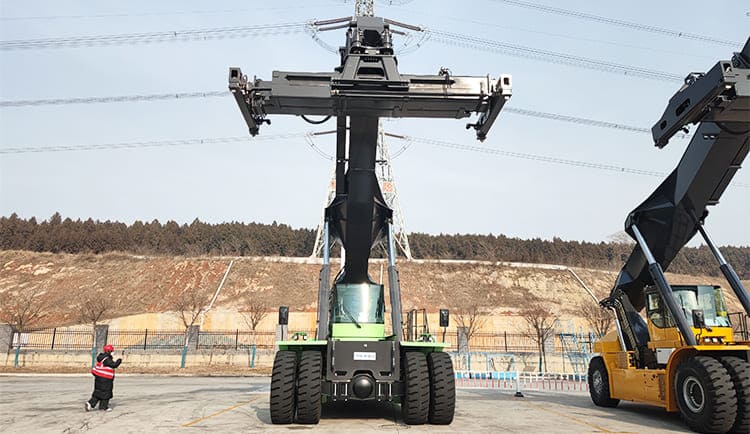 45T Reach Container Stacker Handler for Sale in Congo