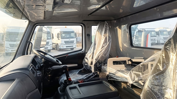 Brand New CNHTC Howo NX 6x4 Tractor Truck Price in Dar es Salaam