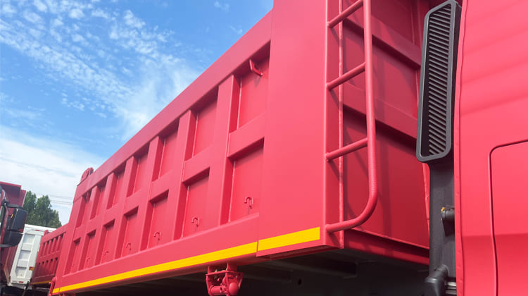 Sinotruck Howo 6x4 Dump Truck Price for Sale in Dar es Salaam