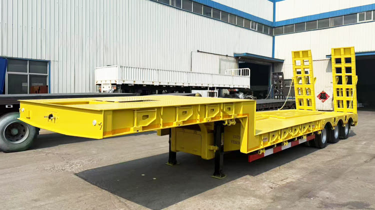 Tri Axle Semi Low Bed Trailer Truck Price for Sale in Tanzania
