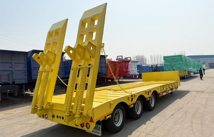 Tri Axle Semi Low Bed Trailer Truck Price for Sale in Tanzania
