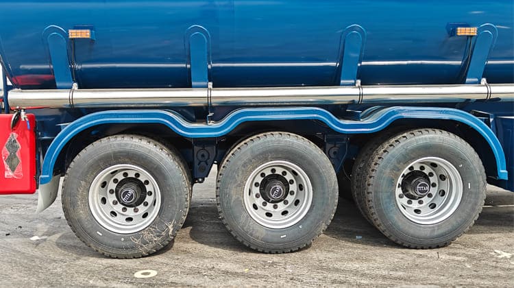 Shandong Titan Fuel Tanker Semi Trailer VS Superdoll Dar es Salaam Manufacture Co T Ltd