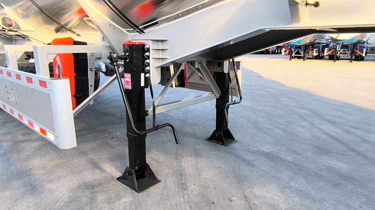Tri Axle Stainless Steel Oil Tanker Trailer for Sale in Zambia