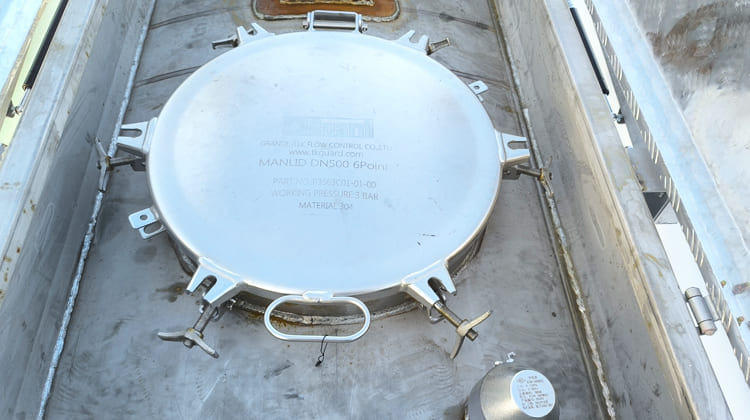 Tri Axle Stainless Steel Oil Tanker Trailer for Sale in Zambia