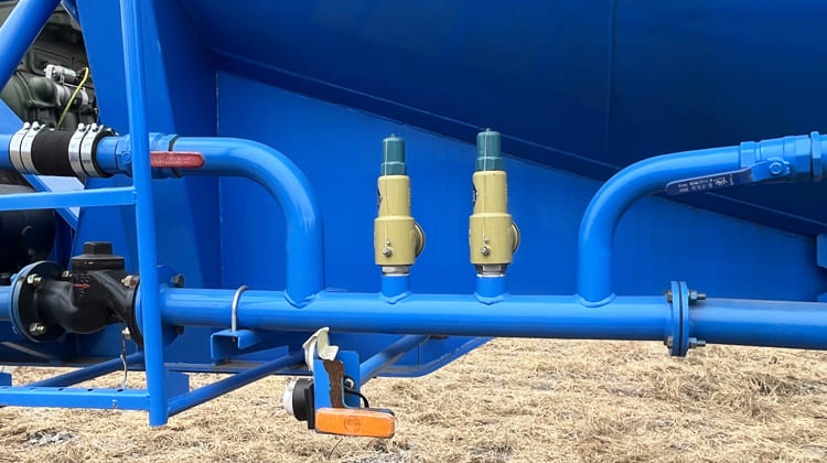 42 CBM Pneumatic Dry Bulk Tanker Trailer for Sale in Zambia