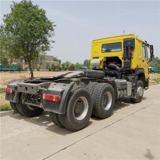 SInotruk 420hp Tractor Trucks